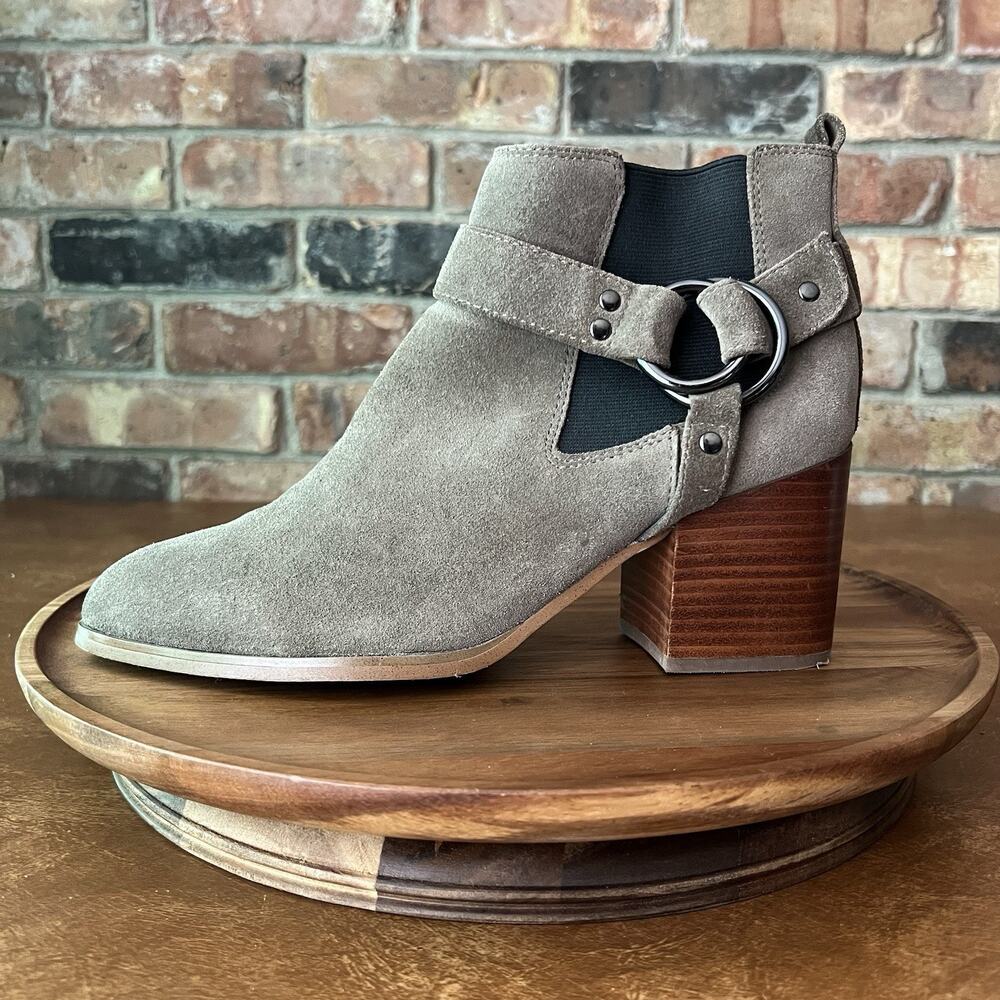 Marc Fisher View Suede Harness Pointed Toe Block Heel Booties Shoes Size 9